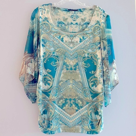 Blouse Luxurious feeling teal print. Scoop neck. Beautiful Angel sleeves. Medium - Picture 3 of 8
